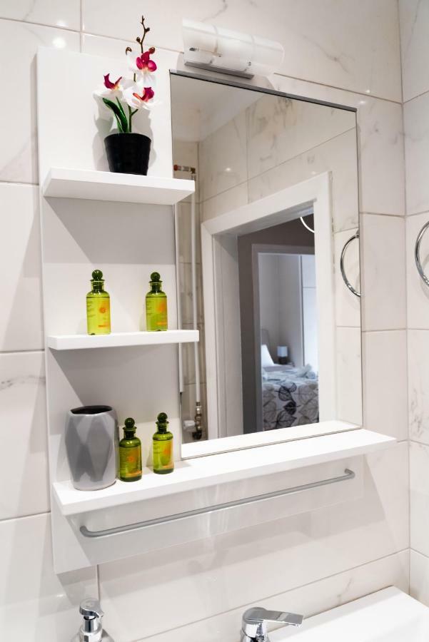 Fix Divine Apartment Athens Exterior photo