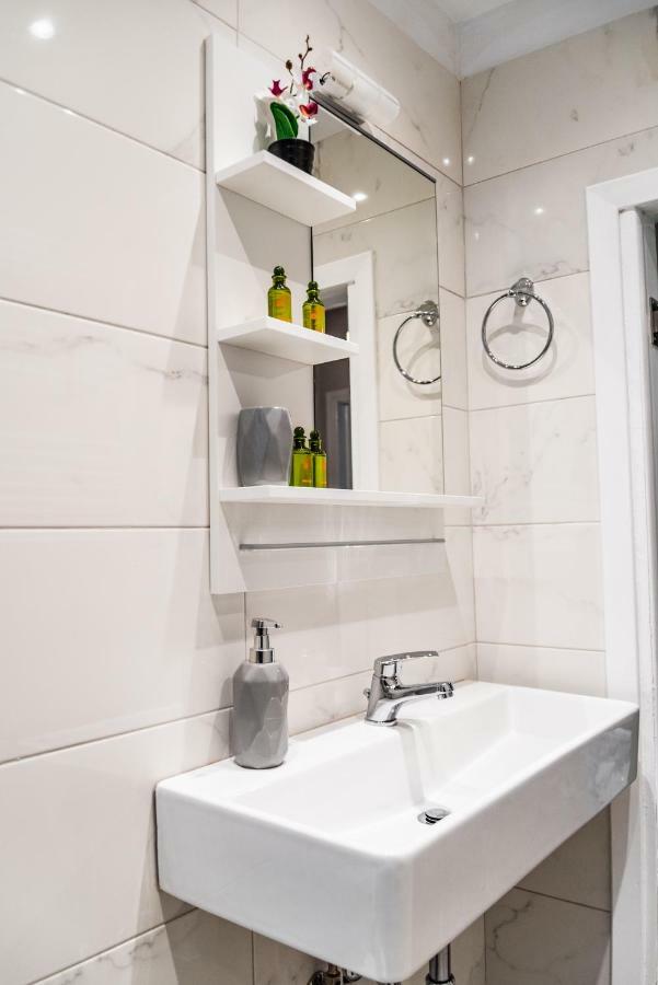 Fix Divine Apartment Athens Exterior photo
